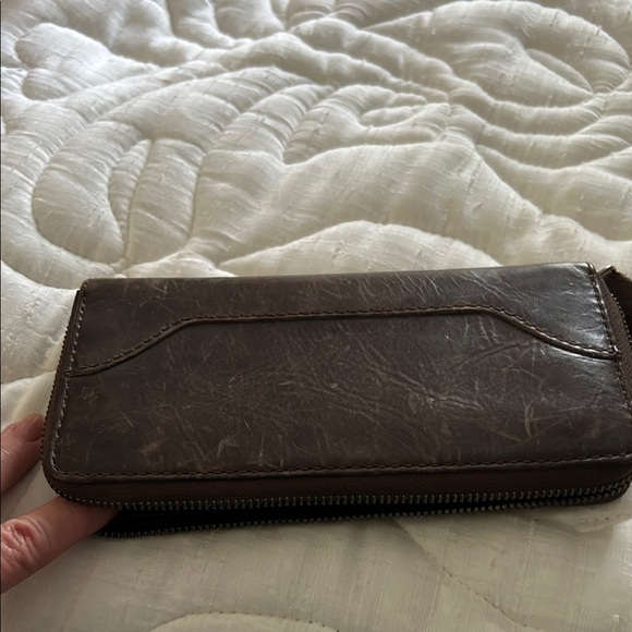 Frye brown zip around wallet - Picture 3 of 3
